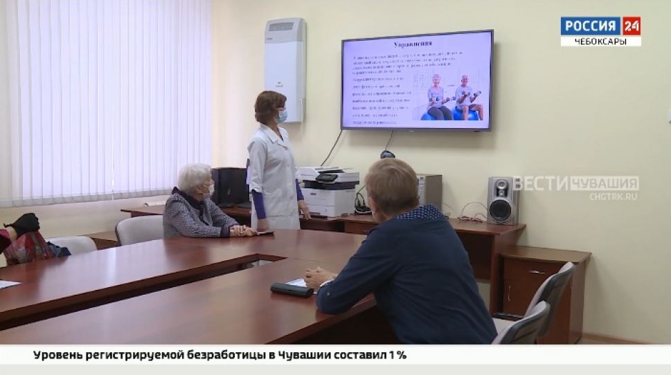 В Республиканском госпитале для ветеранов войн возобновились занятия в школе долголетия