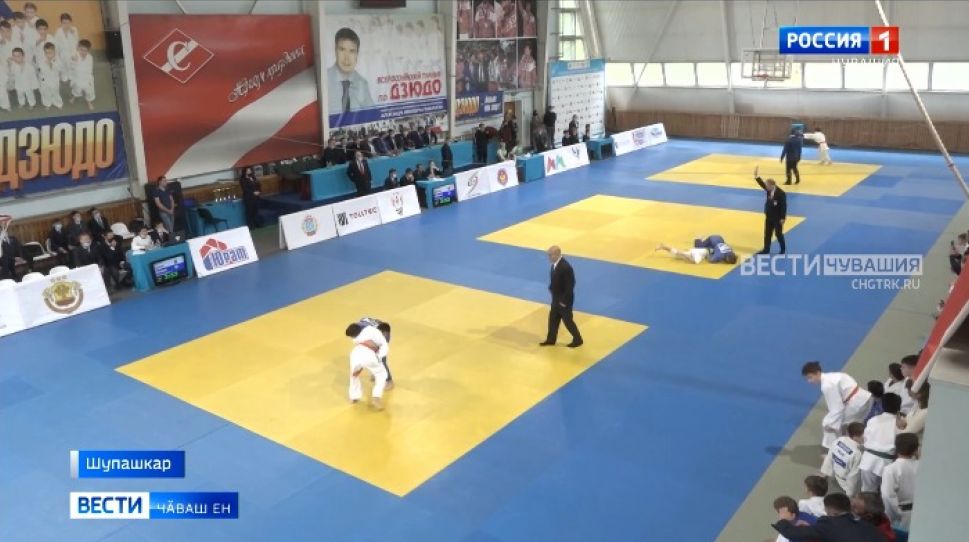 Шупашкарта Александр Трофимова асӑнса дзюдо енӗпе республика турнирӗ иртрӗ