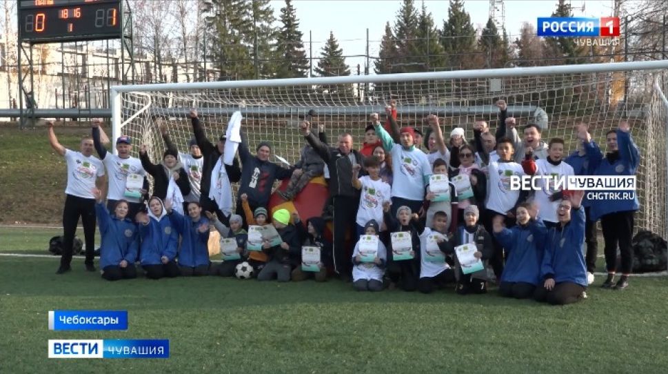 В Чувашии любители футбола провели акцию в рамках  проекта «Спортивное наследие - здоровая страна»