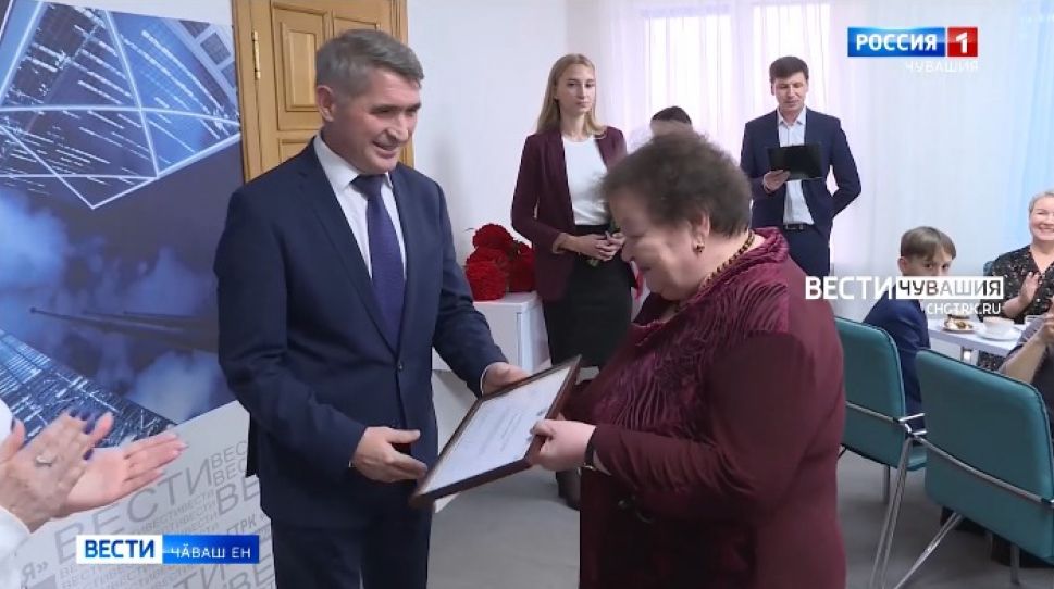 Чӑваш радио ӗҫченӗсене юбилей ячӗпе Республика Пуҫлӑхӗ саламларӗ 