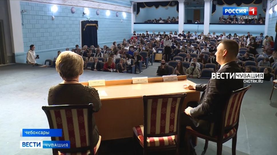 Школьников Чувашии ждут в «Театральной гостиной» 