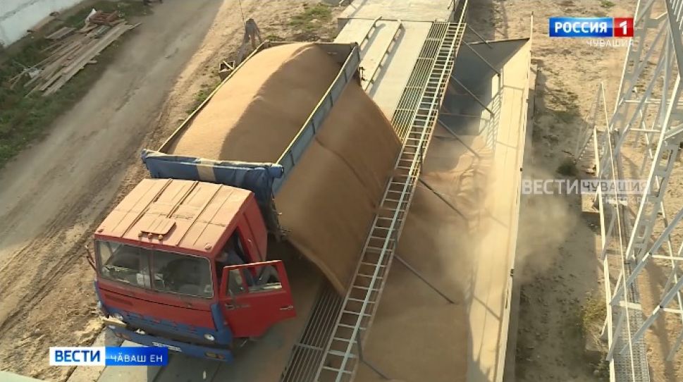 Ял хуҫалӑхӗнче тата апат-ҫимӗҫ тирпейлекен промышленноҫра ӗҫлекенсем паян кӗрекене пухӑнаҫҫӗ