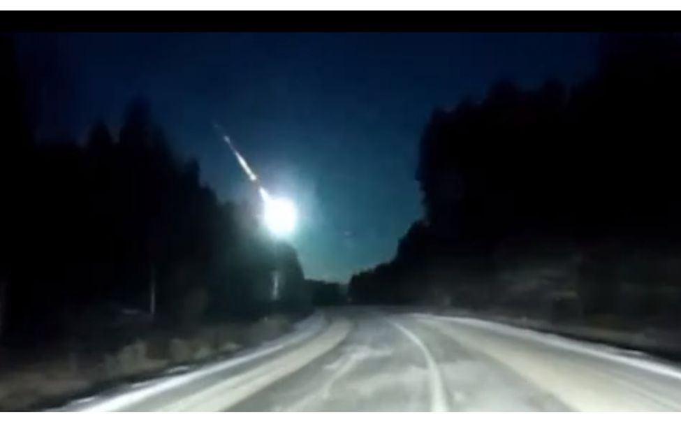 В небе над Чувашией пролетел метеорит