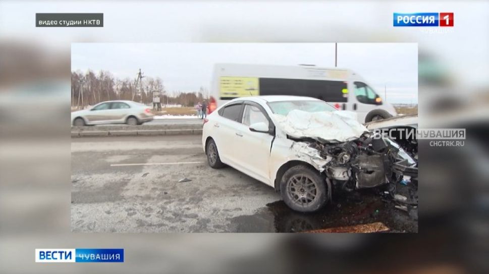 В крупном ДТП под Новочебоксарском погибли 2 человека, двое ранены