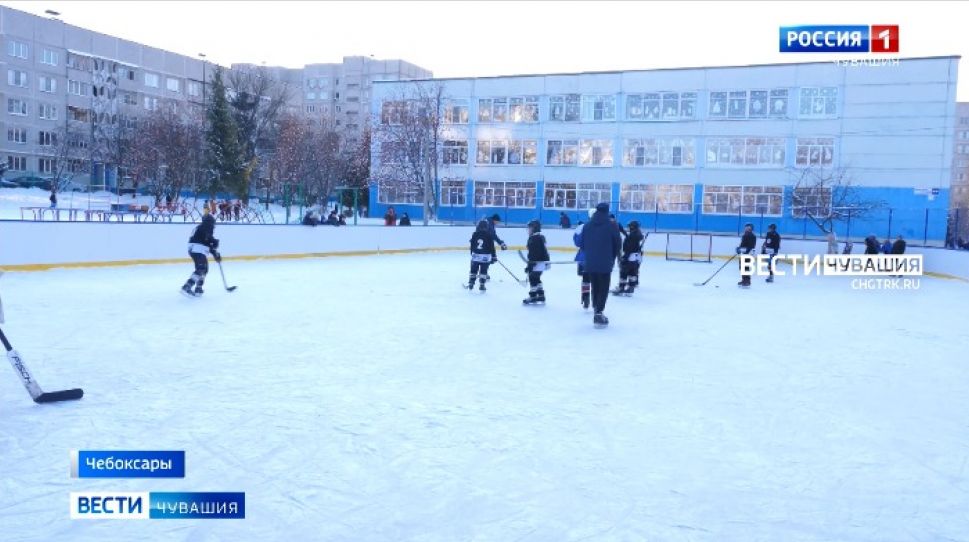 В Чувашии в День российского хоккея профессионалы провели мастер-класс