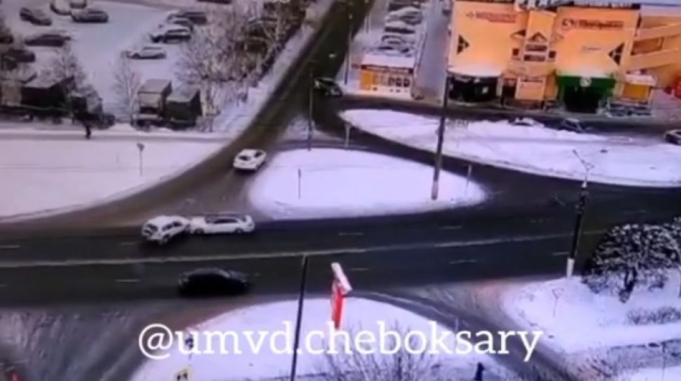 В Чебоксарах водитель "Нивы" устроил ДТП с пострадавшими