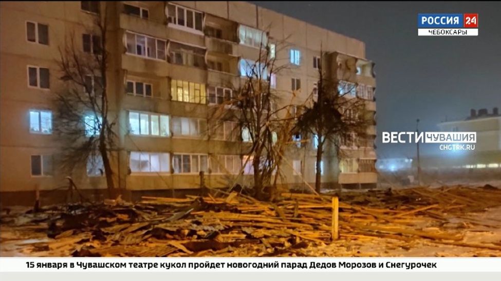 В Мариинском Посаде жители пятиэтажки 2 недели живут без крыши