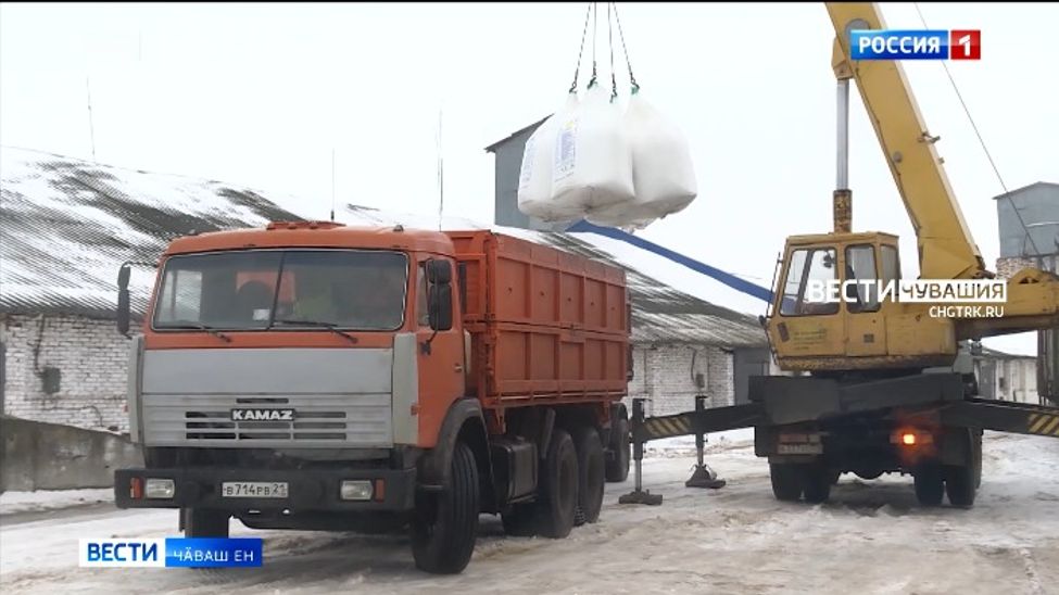 Республикӑра уй-хир ӗҫӗсем валли минераллӑ удобрени турттарма пуҫланӑ 