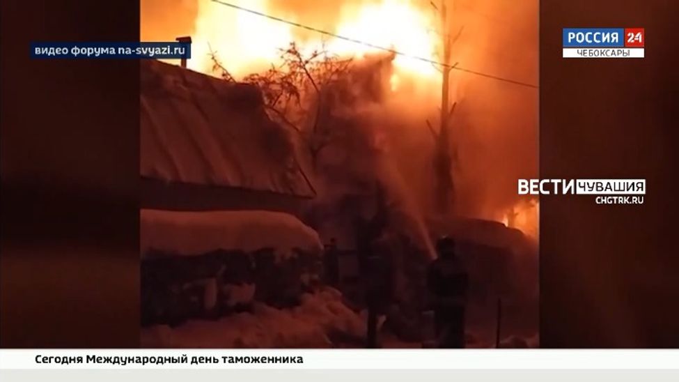 В Заволжье пожарные спасли 2 человек из горящего дома