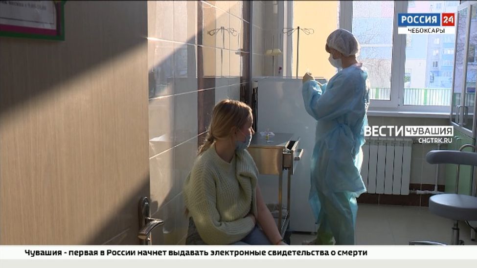 В Чувашии от COVID-19 начали вакцинировать подростков 