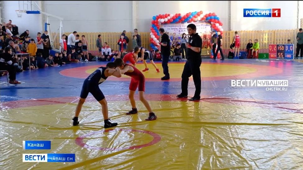 Канаш хулинче СССР спорт мастерӗн Владимир Романовӑн парнисене ҫӗнсе илессишӗн ирӗклӗ майпа кӗрешекенсен турнирӗ иртрӗ