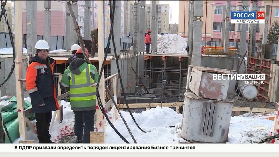 Минстрой проинспектировал 3 долгостроя. Сдать обещают до конца года