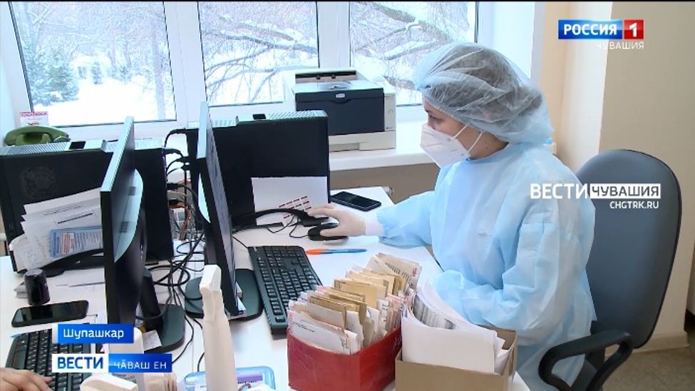 Пандеми вӑхӑтӗнче больницӑсене волонтерсем пысӑк пулӑшу кӳреҫҫӗ