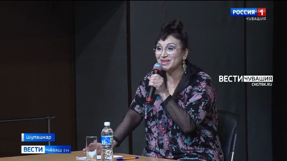 Пушкӑрт сцена ӑсти чӑваш спектакльне ташӑсемпе илемлетӗ