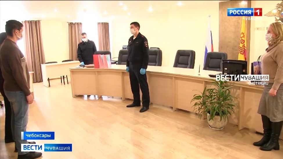 В Чувашии  наградили 3 чебоксарцев, задержавших наркоманов-закладчиков