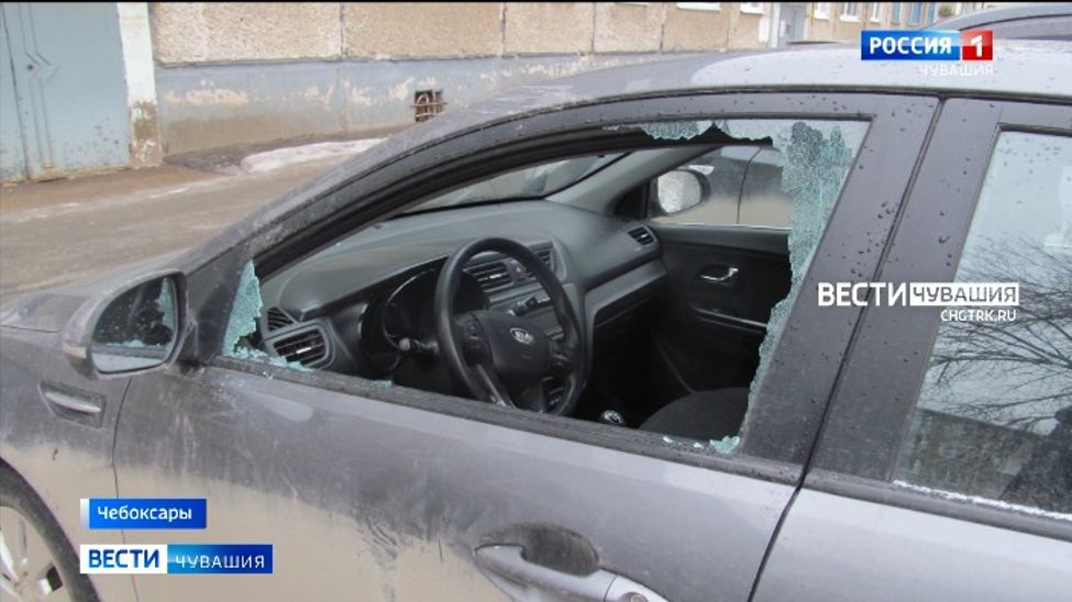 В Чебоксарах задержали горожанина, воровавшего видеорегистраторы из автомобилей