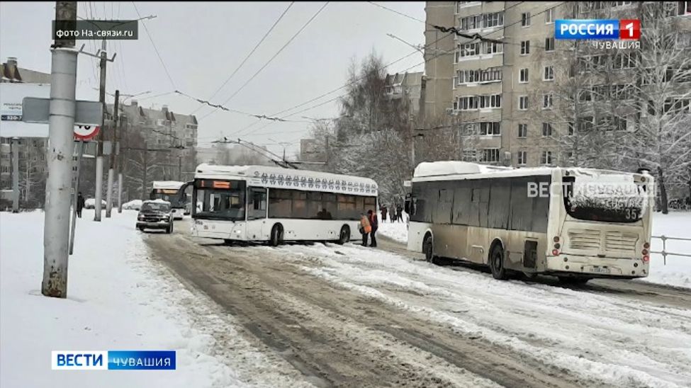 В Чувашии непогода спровоцировала 4 ДТП с пятью пострадавшими