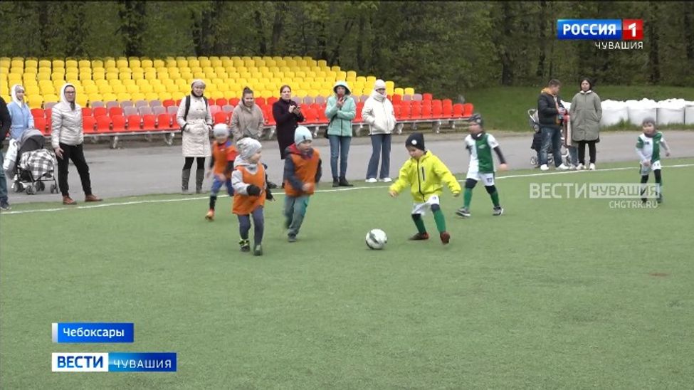В Чебоксарах юные мастера «кожаного мяча» сразились в первенстве по футболу 