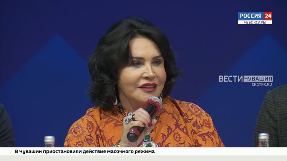 В чувашском ТЮЗе прошла пресс-конференция  Надежды Бабкиной 