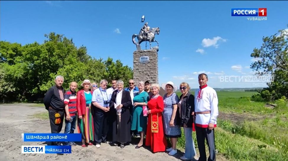 Шӑмӑршӑ районӗнче Кӑтрак Атӑлҫи Пӑлхар патшин палӑкне лартнӑ