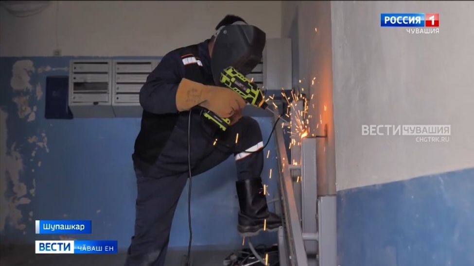 Тӗп хулари пӗр ҫуртра сусӑрсене анса хӑпармалли ятарлӑ хатӗр вырнаҫтараҫҫӗ