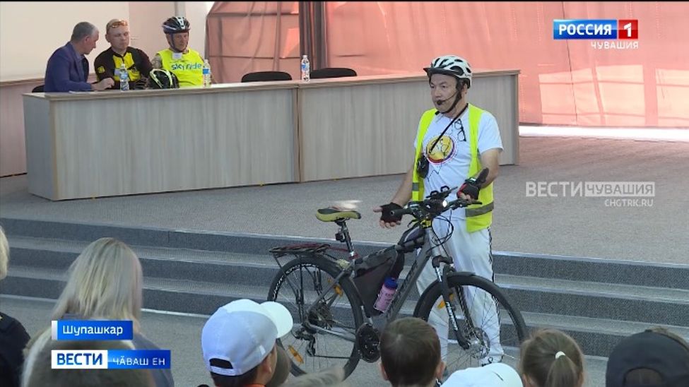 Шупашкарта самокатпа тата велосипедпа ҫӳремелли йӗркесене аса илтереҫҫӗ