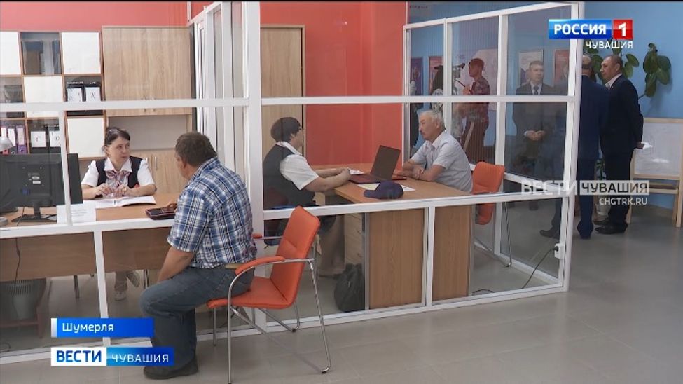 В Шумерле открылся клиентоцентричный кадровый центр "Работа России"