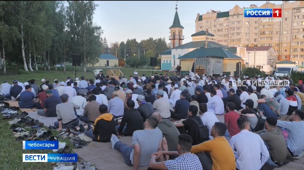 В Чебоксарской мечети Булгар на намаз собрались больше тысячи верующих