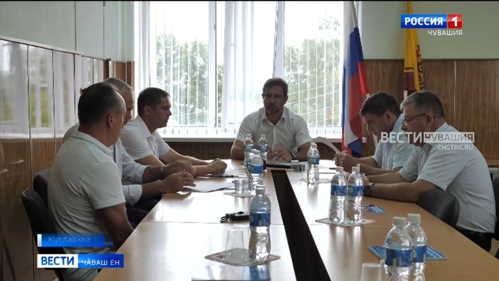 Раҫҫей сенаторӗ Николай Владимиров ӗҫлӗ ҫӳревпе Куславкка тата Сӗнтӗрвӑрри районӗсенче пулчӗ