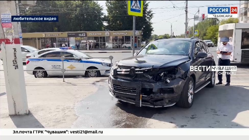 В Чебоксарах произошло крупное ДТП, обошлось без жертв