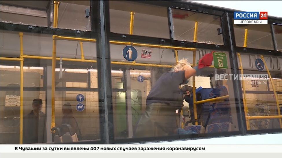 В Чебоксарах возобновили ежедневную дезинфекцию троллейбусов