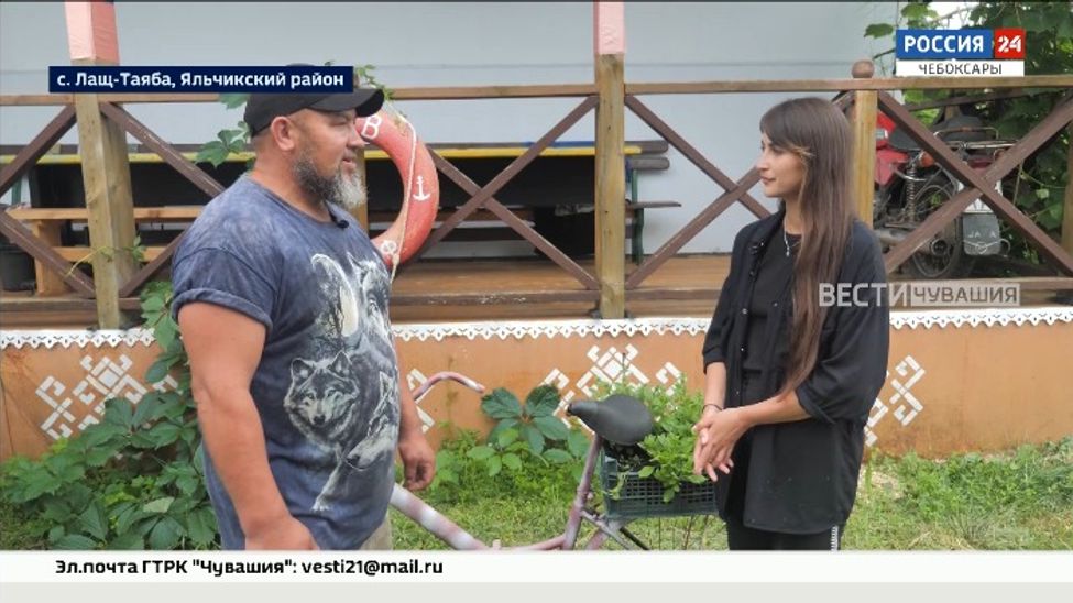 Житель Чувашии приручает волков и привлекает иностранных туристов