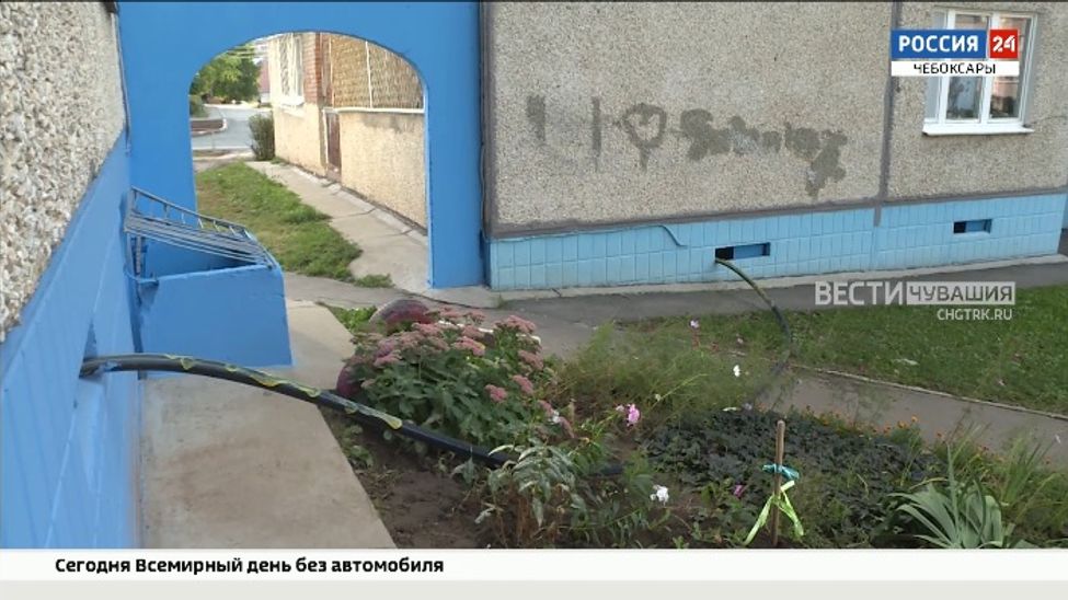 Ничейная транзитная труба рассорила жителей двух чебоксарских многоэтажек