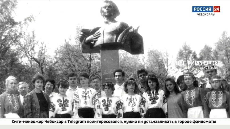 В украинском городе Остёр снесли памятники чувашскому поэту Михаилу Сеспелю