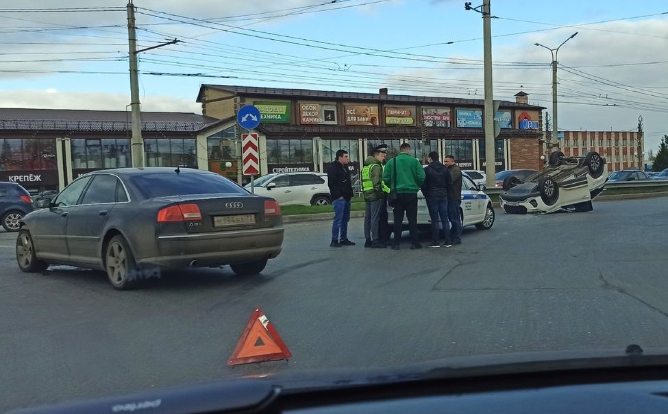 На Марпосадском шоссе кроссовер перевернулся на крышу