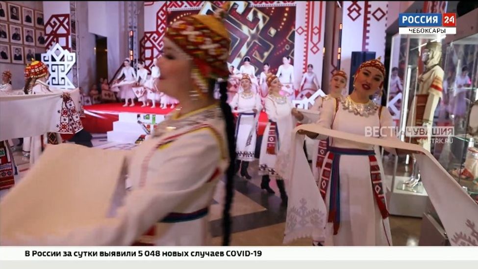 В республике масштабно отметили День чувашской вышивки