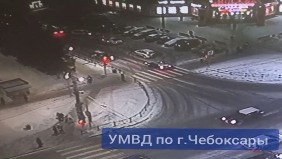 В Чебоксарах водитель легковушки сбил 7-летнего ребенка на пешеходном переходе
