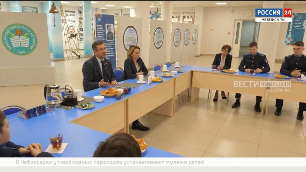 Сенатор РФ Николай Владимиров встретился с воспитанниками Чувашского кадетского корпуса 