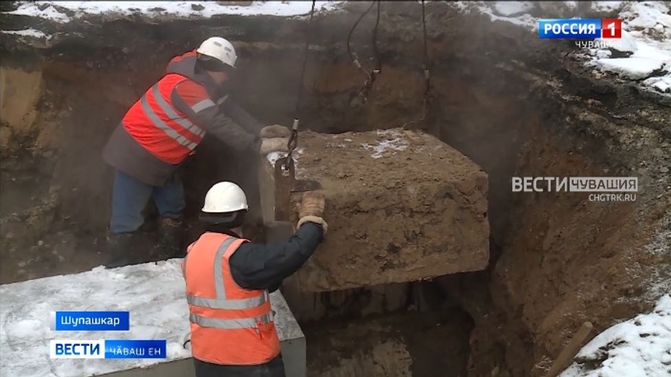 Тӗп хулара ӑшӑ ҫулӗ ҫинче умлӑ-хыҫлӑ икӗ авари пулнӑ