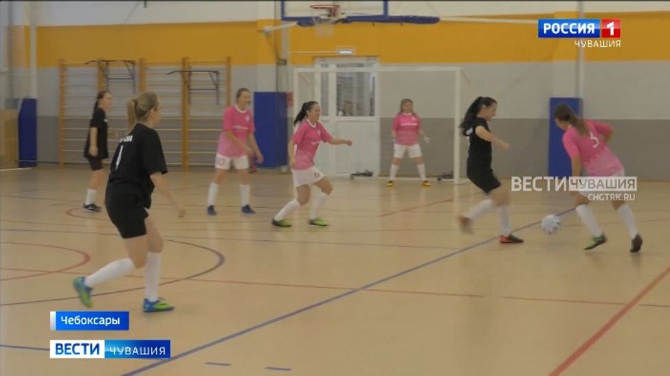 В Чебоксарах состоялся футбольный турнир среди мам 