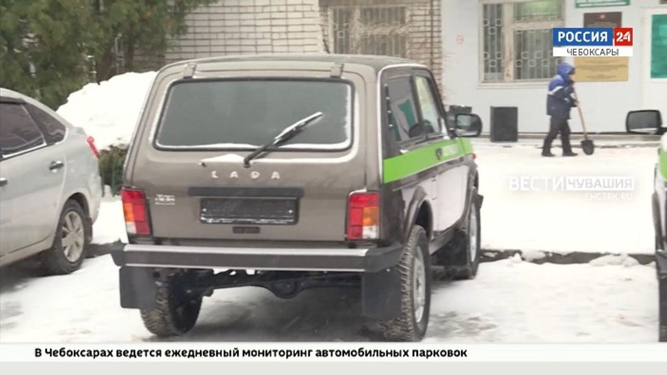 В Чувашии медикам и охотничьим инспекторам вручили ключи от новых автомобилей
