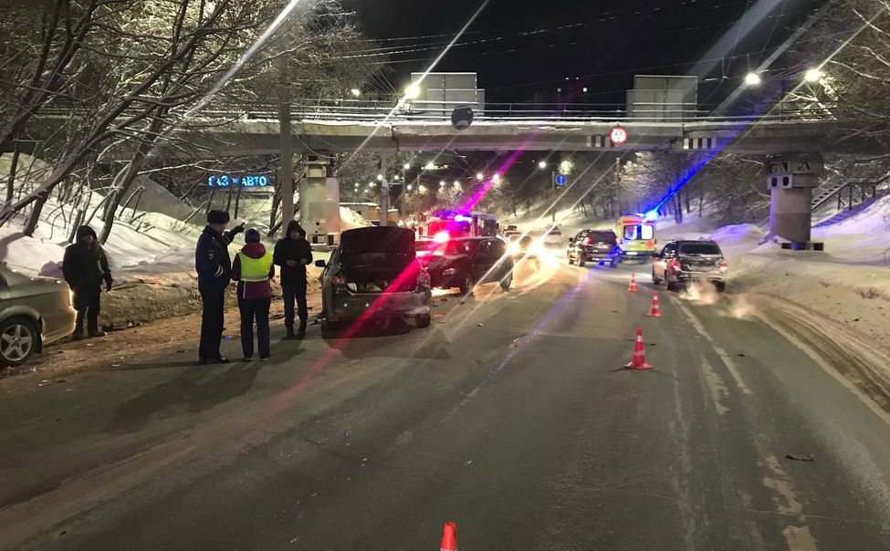 В Чебоксарах в ДТП с участием 3-х машин пострадали 5 человек