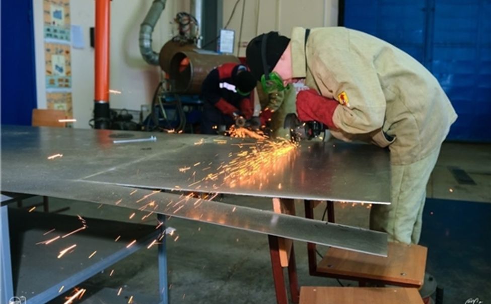 Студенты Чувашии изготавливают печки – буржуйки для участников СВО