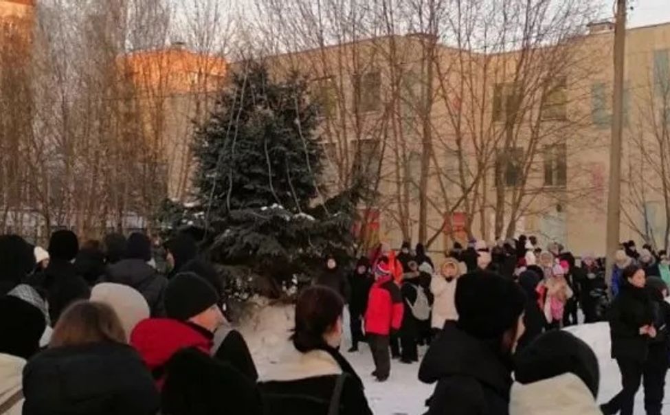 Второй день подряд в Чебоксарах эвакуируют школы