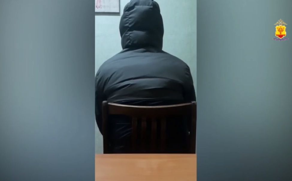 Парень вымогал деньги у студентки из Шумерли, угрожая опубликовать ее интим-фото