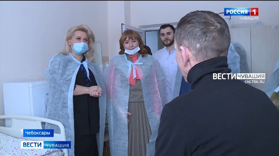 Депутат Госдумы Алла Салаева навестила раненых бойцов в Чебоксарах