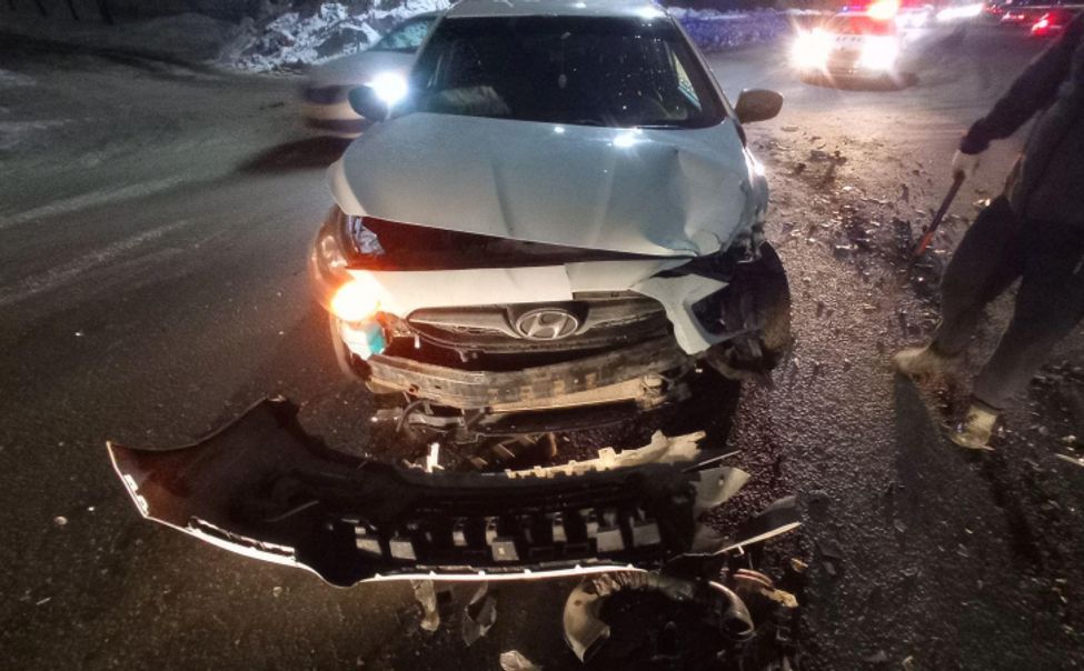 В Чебоксарах столкнулись две иномарки. 1 человек пострадал