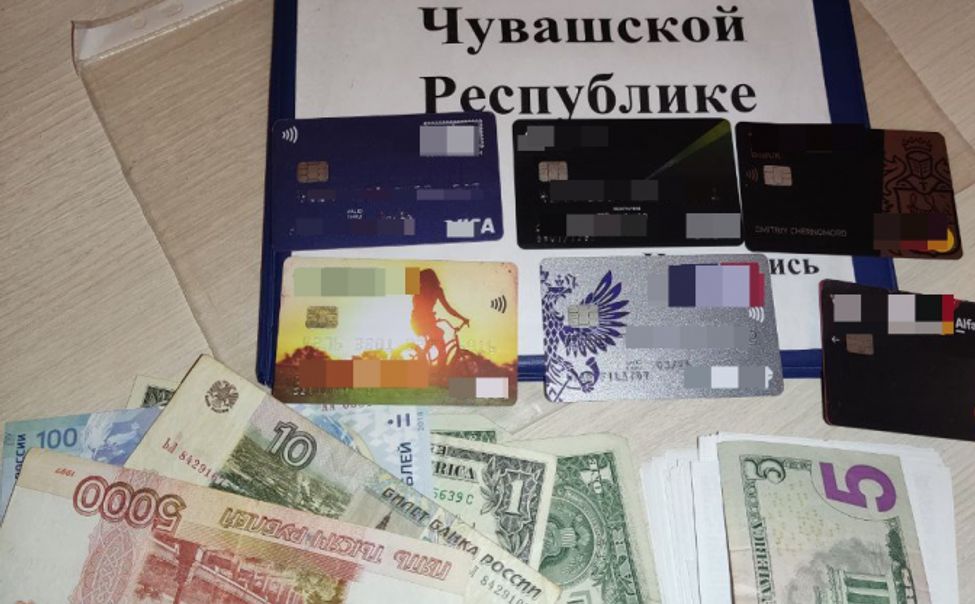 В Чувашии полицейские раскрыли ОПГ, обокравшую на 700 тыс рублей более 200 человек по всей России
