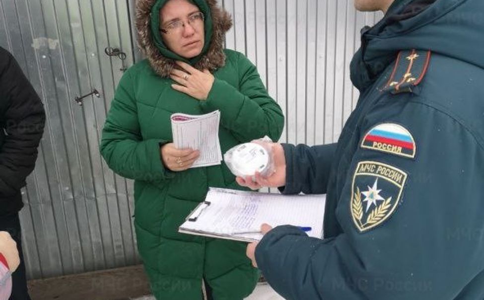 В Чувашии многодетным семьям устанавливают автономные пожарные извещатели