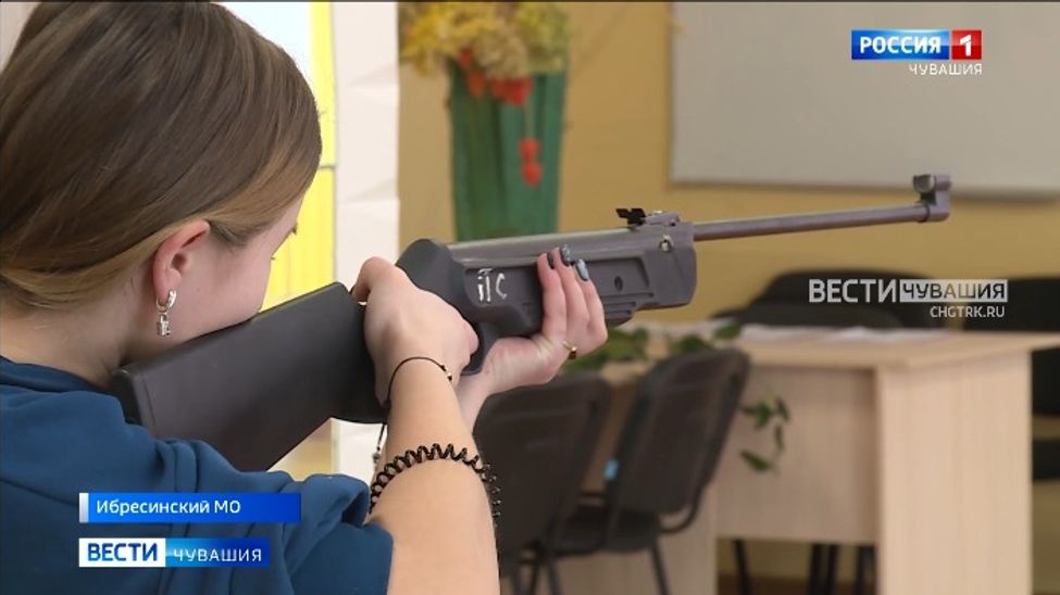 В Ибресинском округе школьные команды соревновались в стрельбе из пневматической винтовки